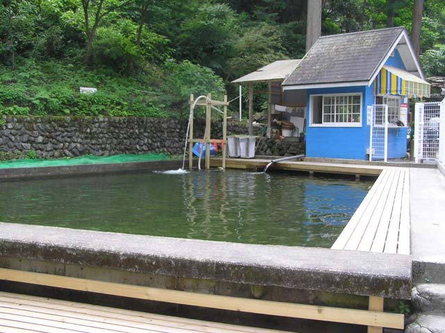 アメリカキャンプ村マス釣場画像