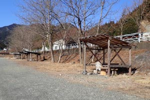 小菅フィッシングヴィレッジBBQ小屋は原則先着順写真
