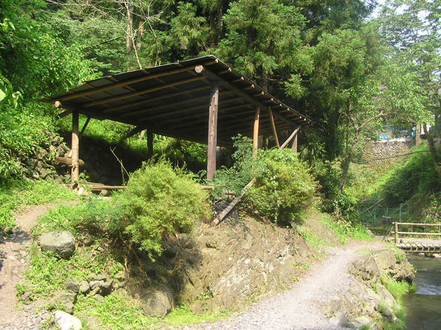峰谷川渓流釣場BBQスペース写真
