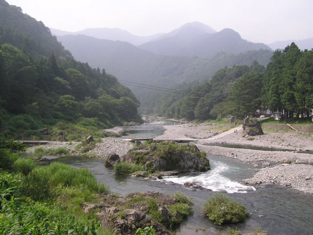 奥多摩フィッシングセンター奥多摩の山々を望む写真