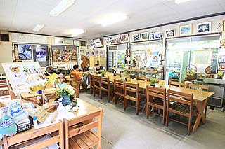 大血川渓流観光釣場店内で塩焼き注文可能写真